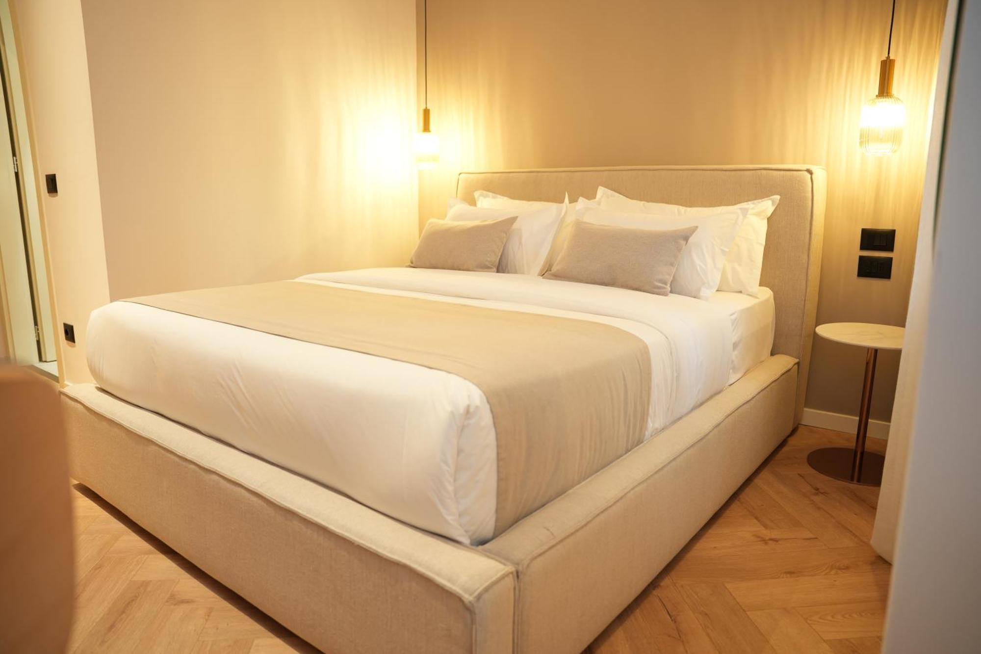 Nea Deluxe Apart-Hotel ติรานา ภายนอก รูปภาพ