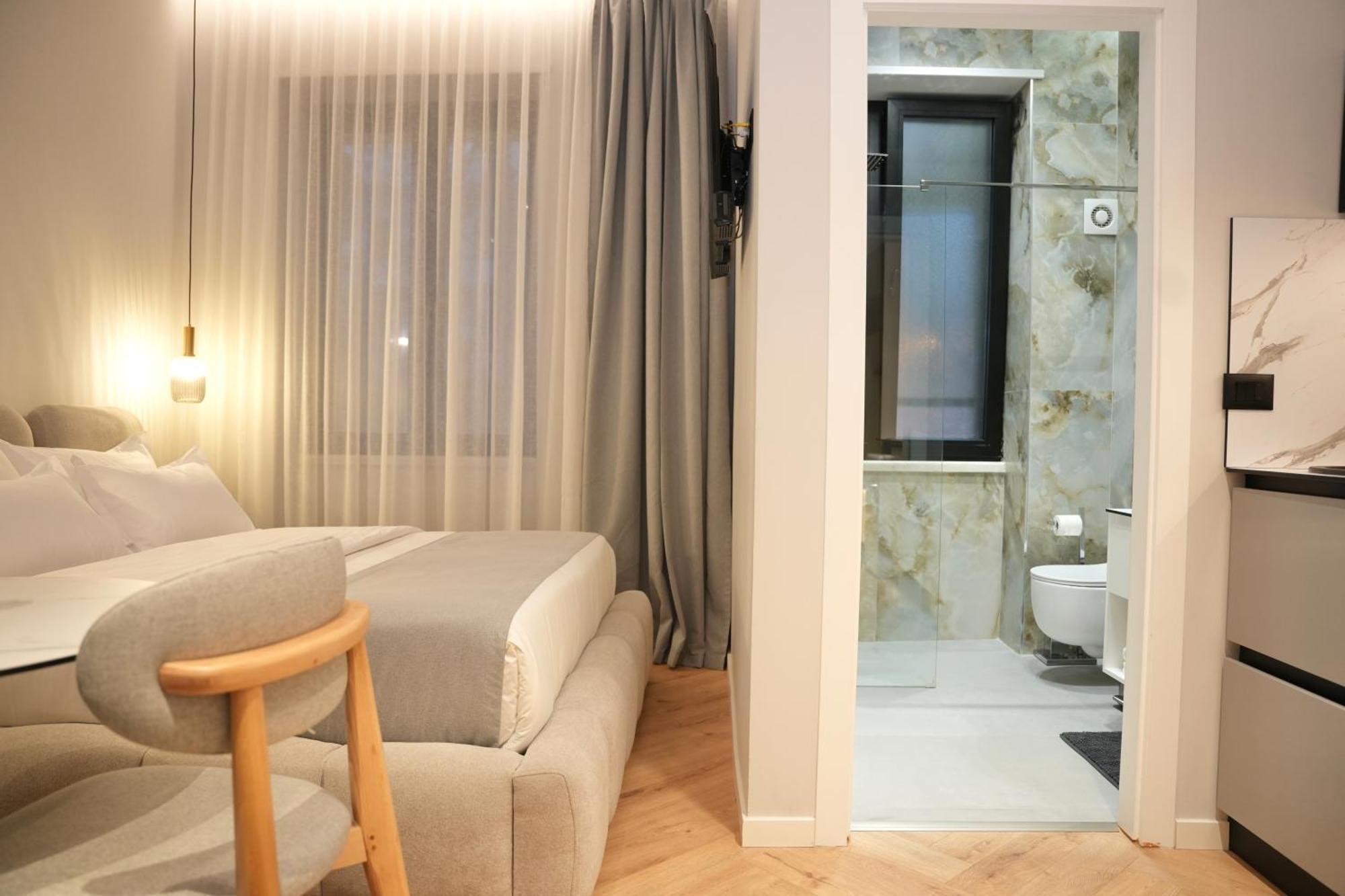Nea Deluxe Apart-Hotel ติรานา ภายนอก รูปภาพ