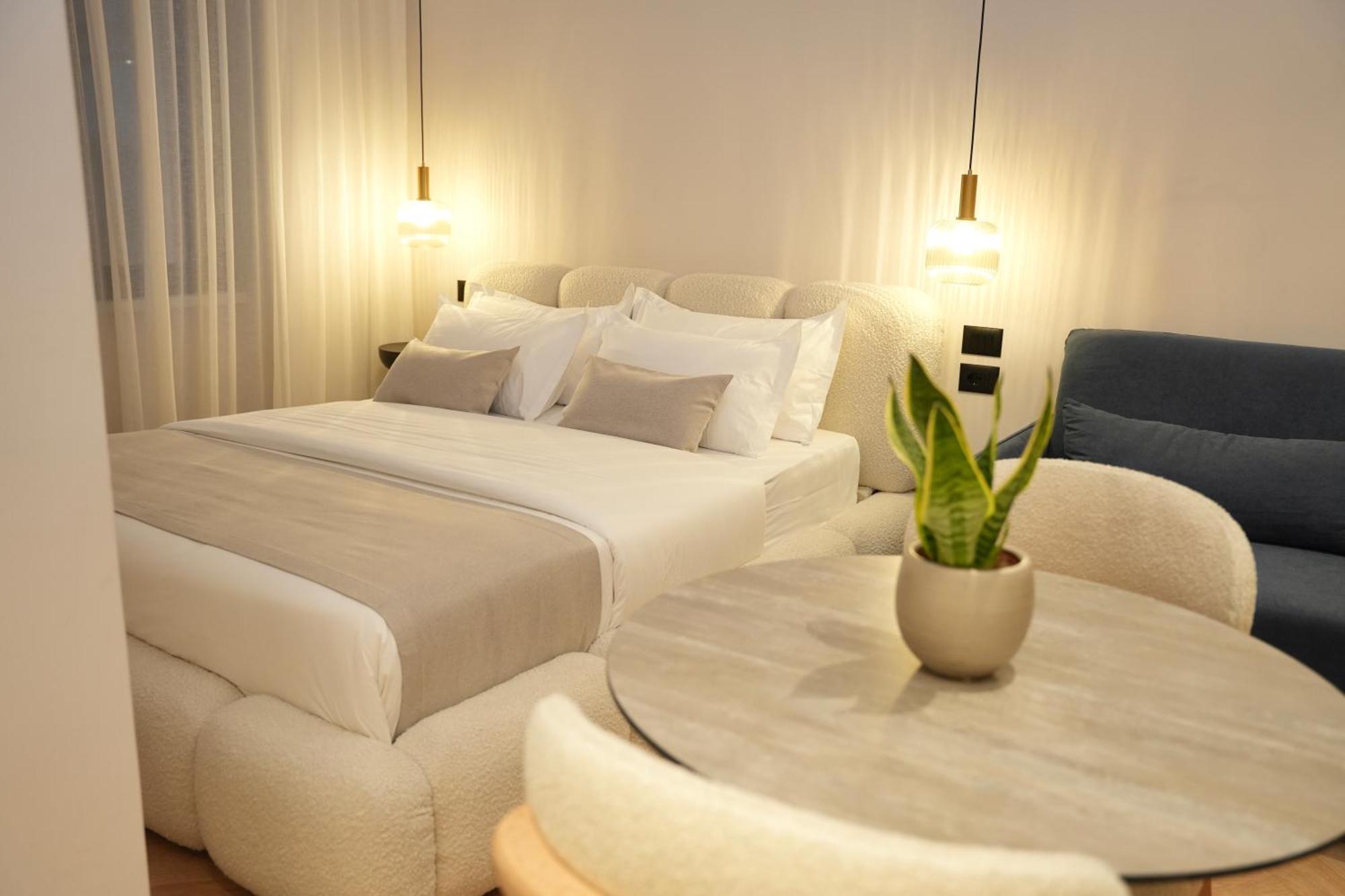 Nea Deluxe Apart-Hotel ติรานา ภายนอก รูปภาพ