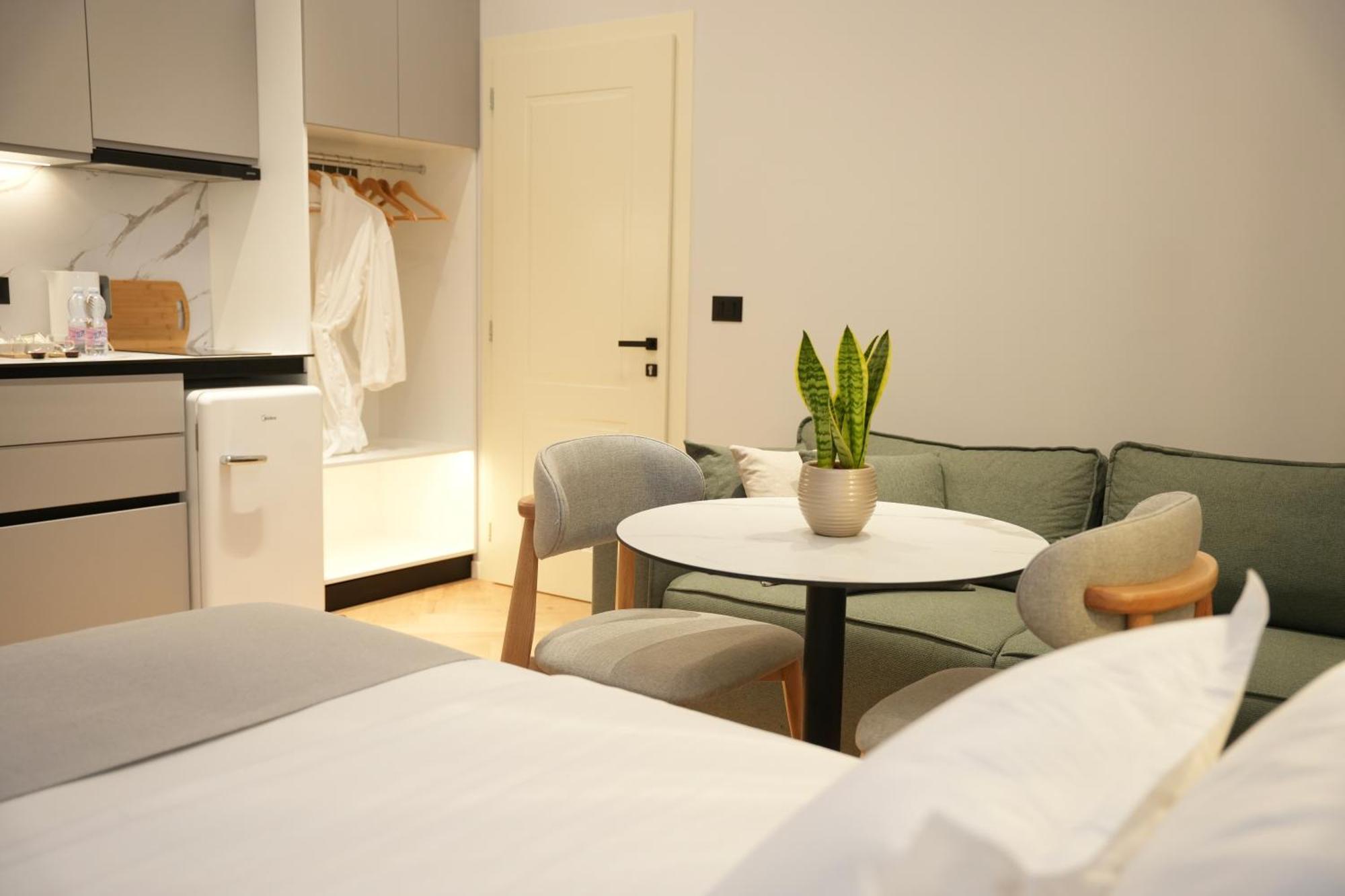 Nea Deluxe Apart-Hotel ติรานา ภายนอก รูปภาพ
